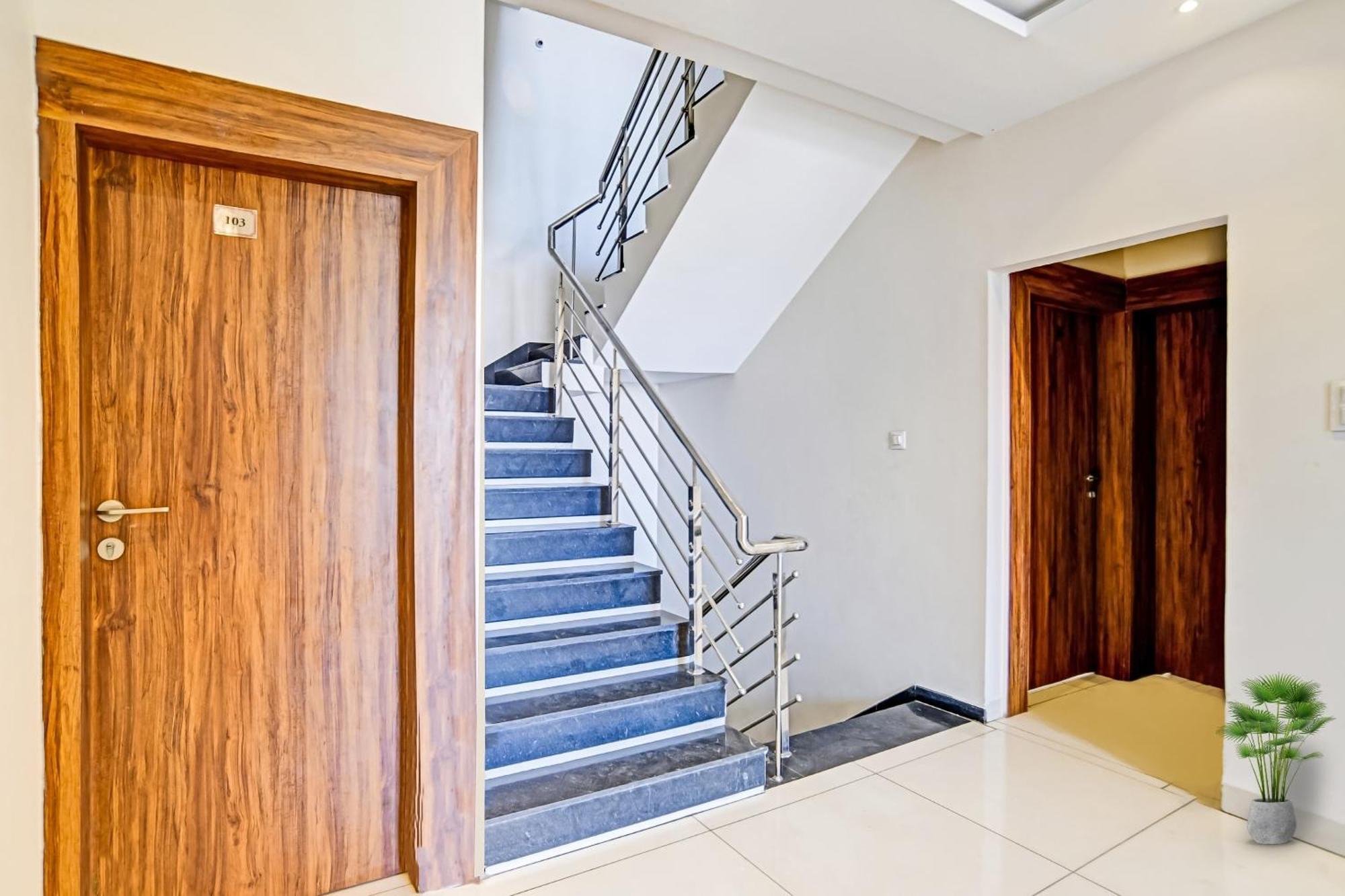 Hotel O Blue Sky Indore Zewnętrze zdjęcie