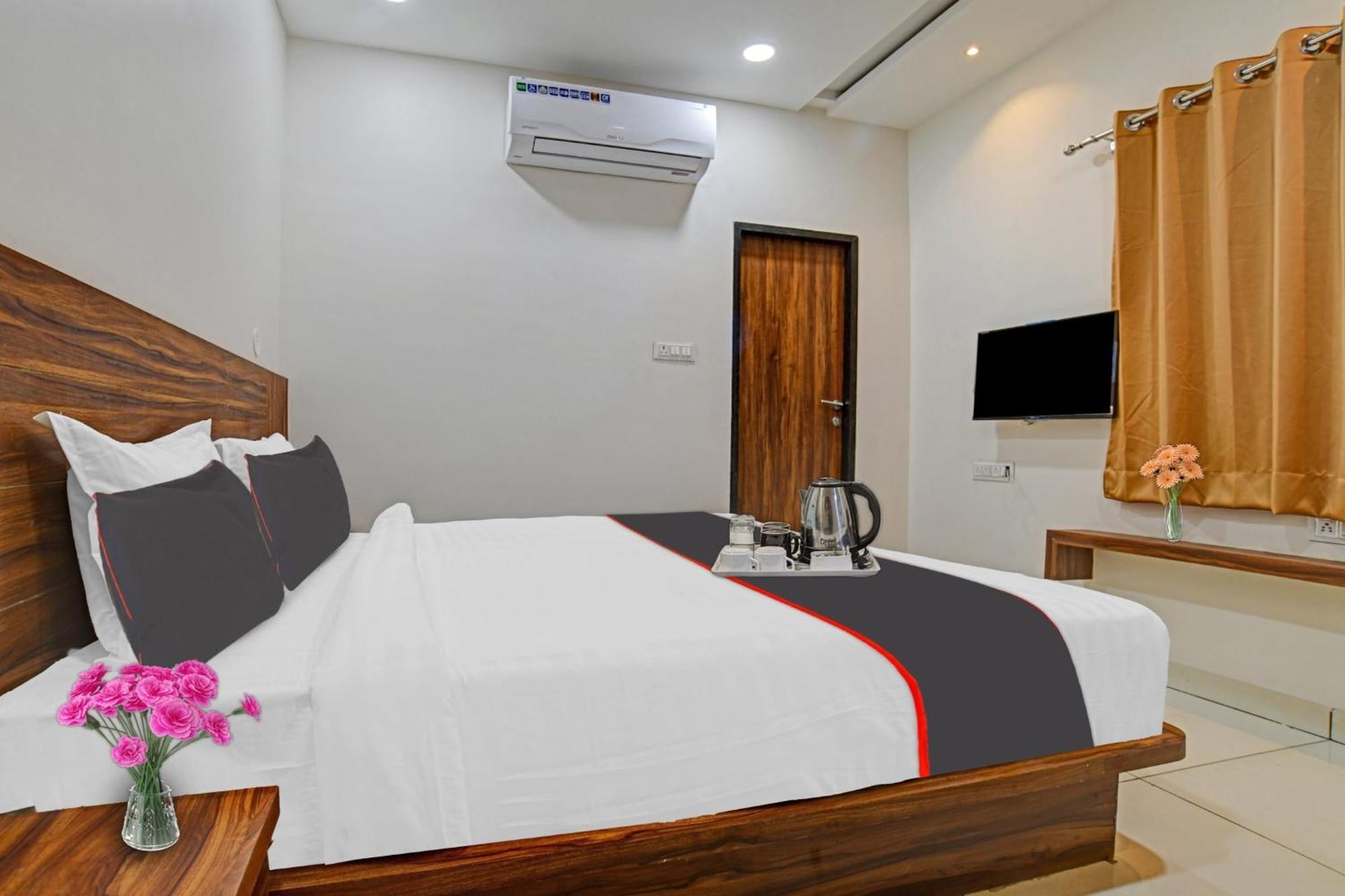 Hotel O Blue Sky Indore Zewnętrze zdjęcie
