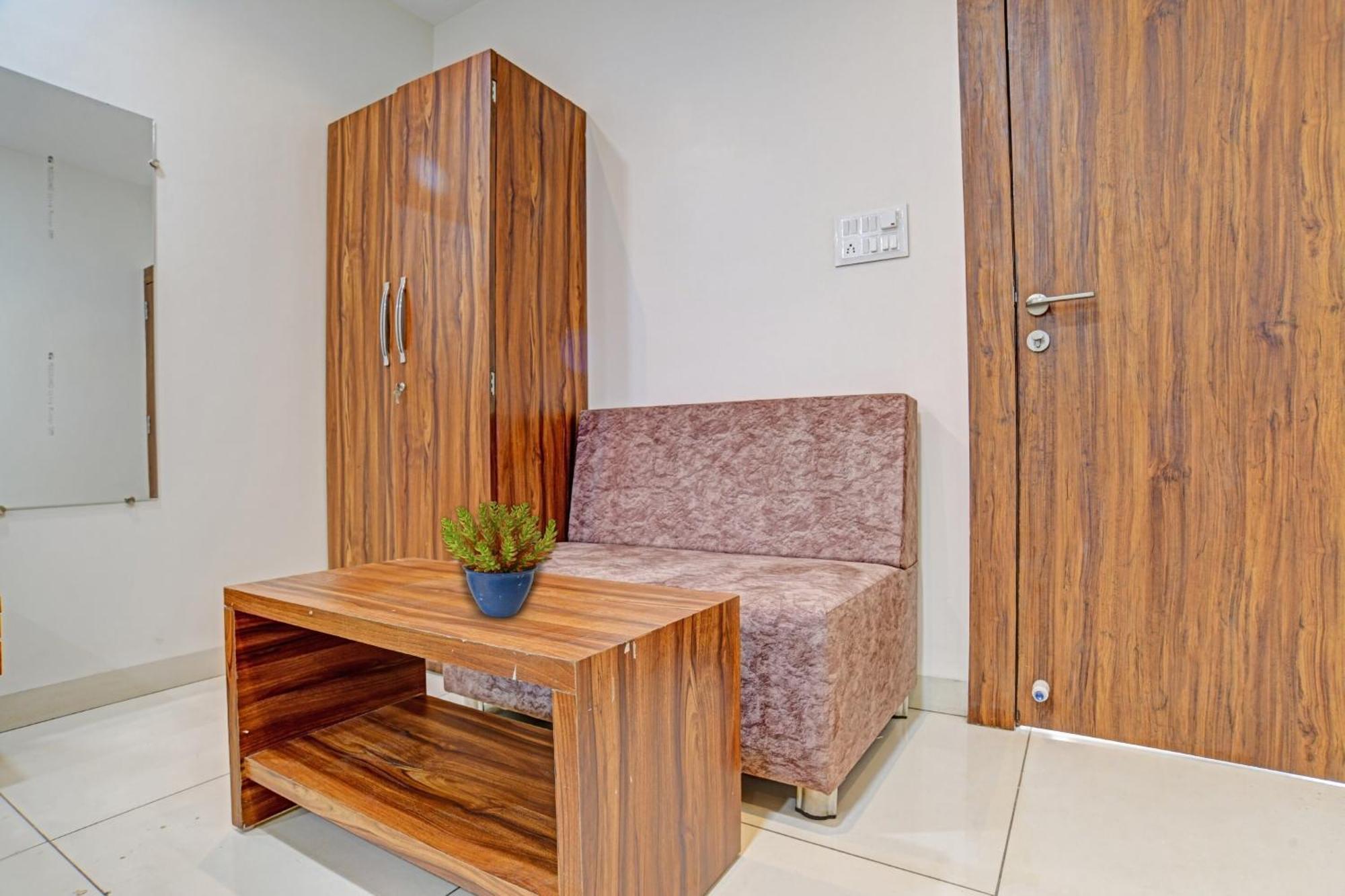Hotel O Blue Sky Indore Zewnętrze zdjęcie
