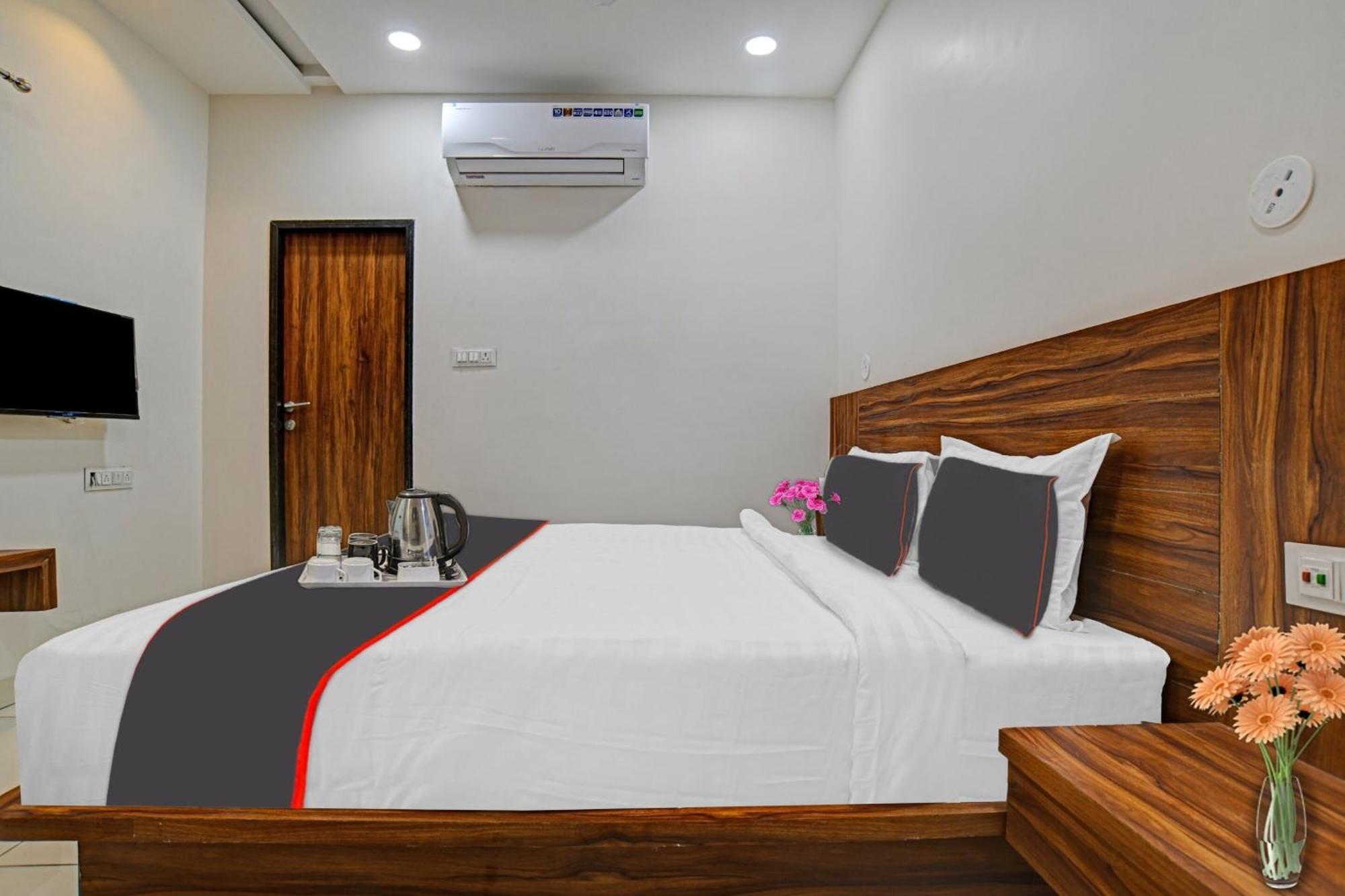 Hotel O Blue Sky Indore Zewnętrze zdjęcie
