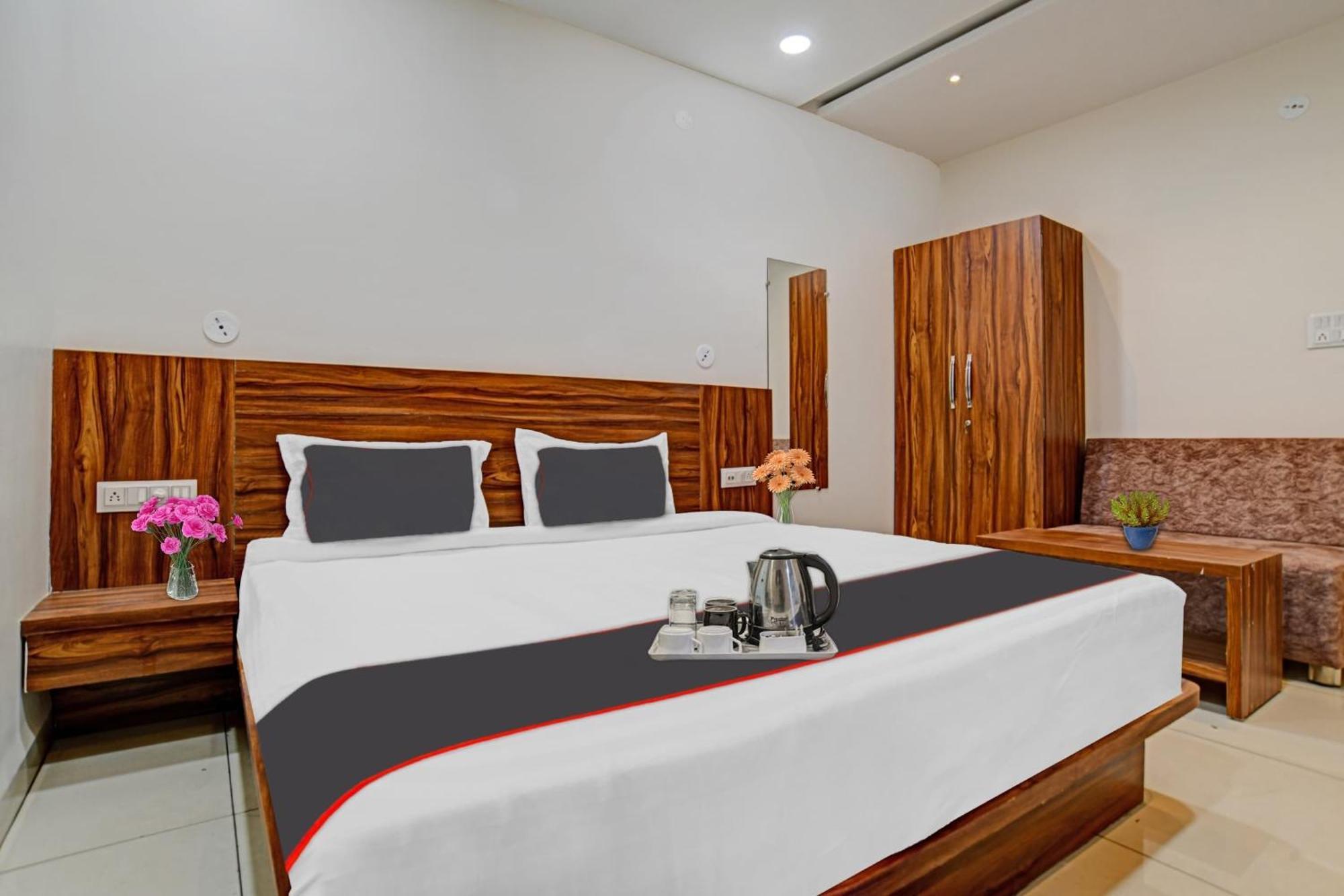 Hotel O Blue Sky Indore Zewnętrze zdjęcie